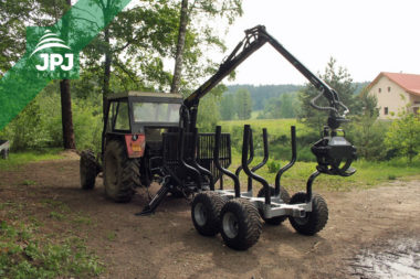 Zetor s vyvážečkou